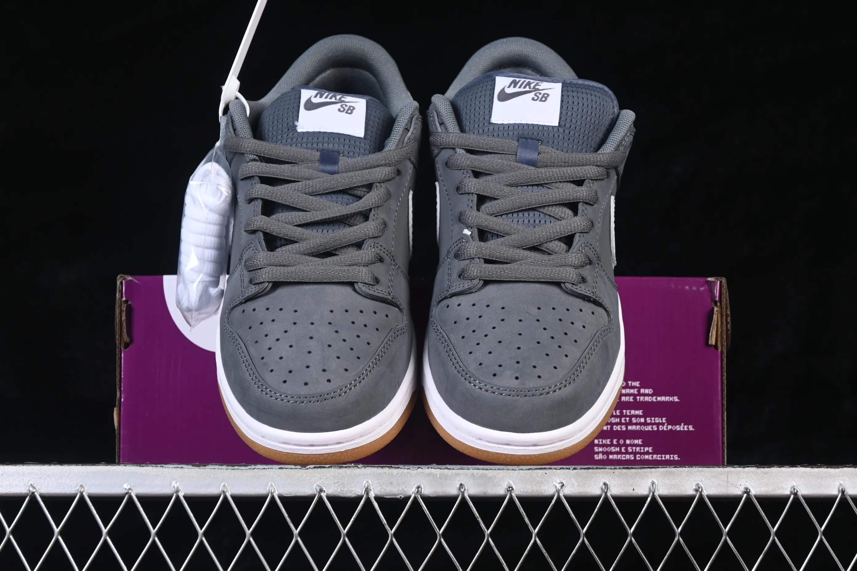 All categories Nk SB Dunk series Nk SB Dunk Low low-top sneakers Nike SB Dunk Low suede gray raw rubber SB low-top casual sneakers FZ1287-300